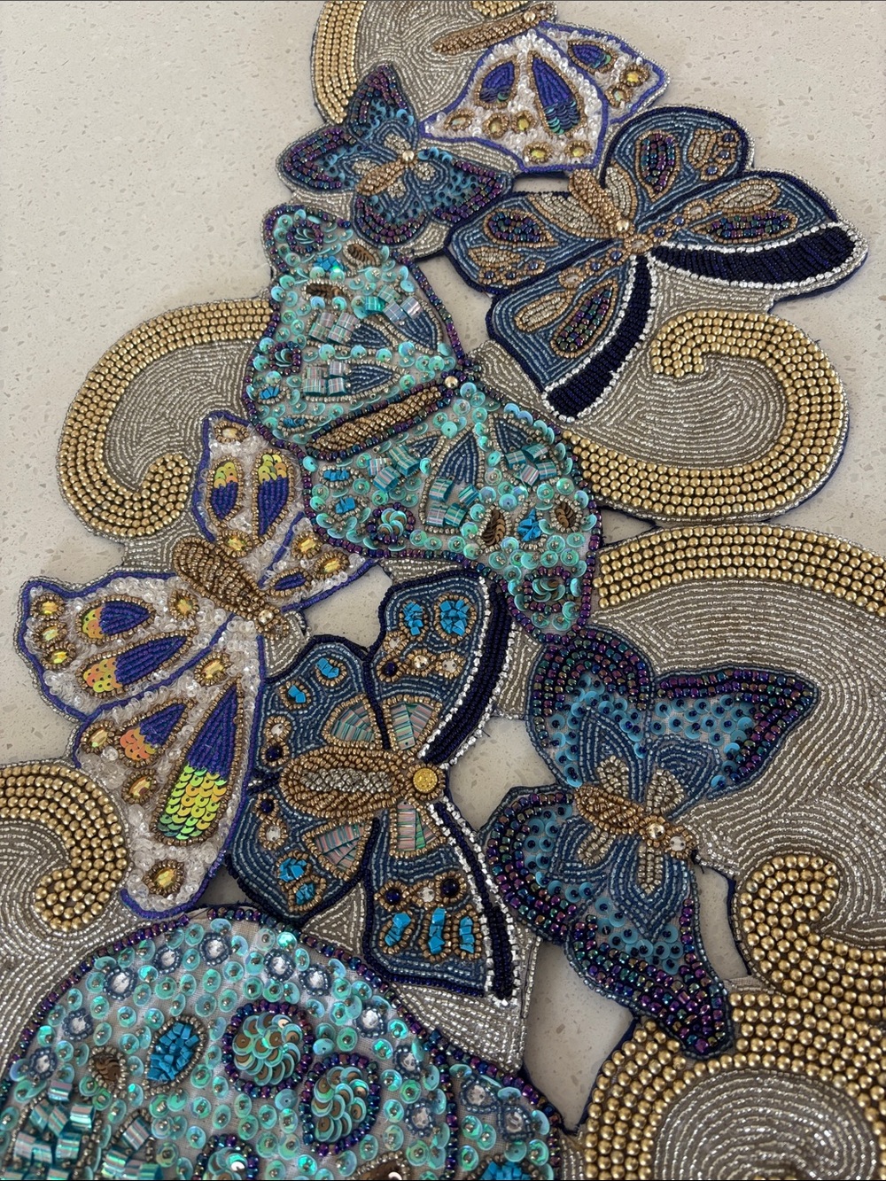 Kim Seybert 🦋table runner - Picture 6 of 12